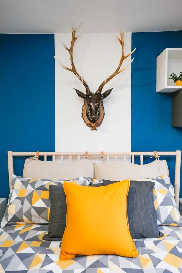Funky City Apartment - Secure Parking - Wifi - Sleeps 6 - No Parties Белфаст Екстериор снимка