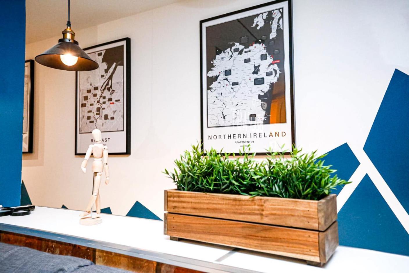 Funky City Apartment - Secure Parking - Wifi - Sleeps 6 - No Parties Белфаст Екстериор снимка