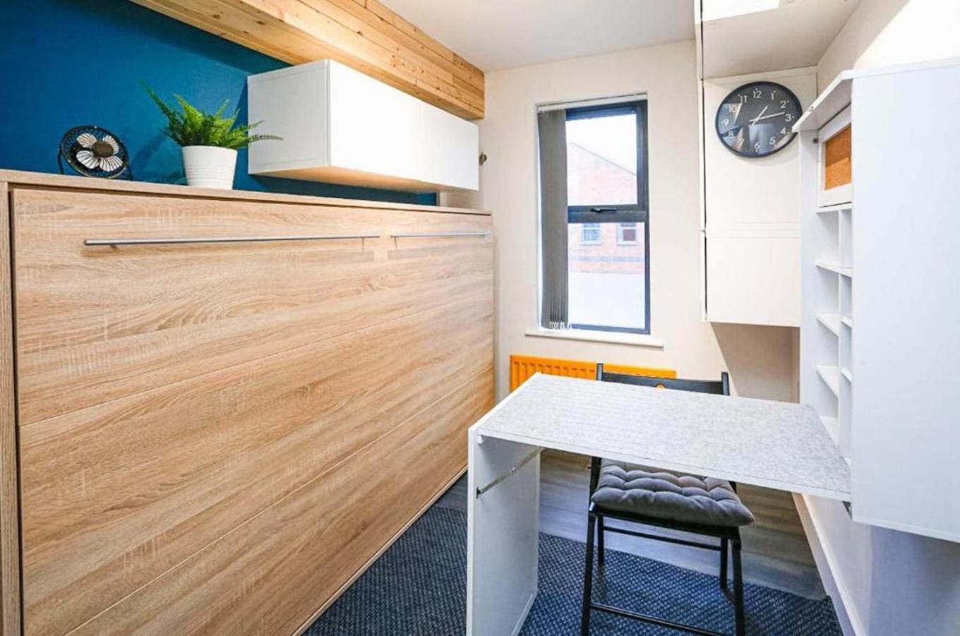 Funky City Apartment - Secure Parking - Wifi - Sleeps 6 - No Parties Белфаст Екстериор снимка